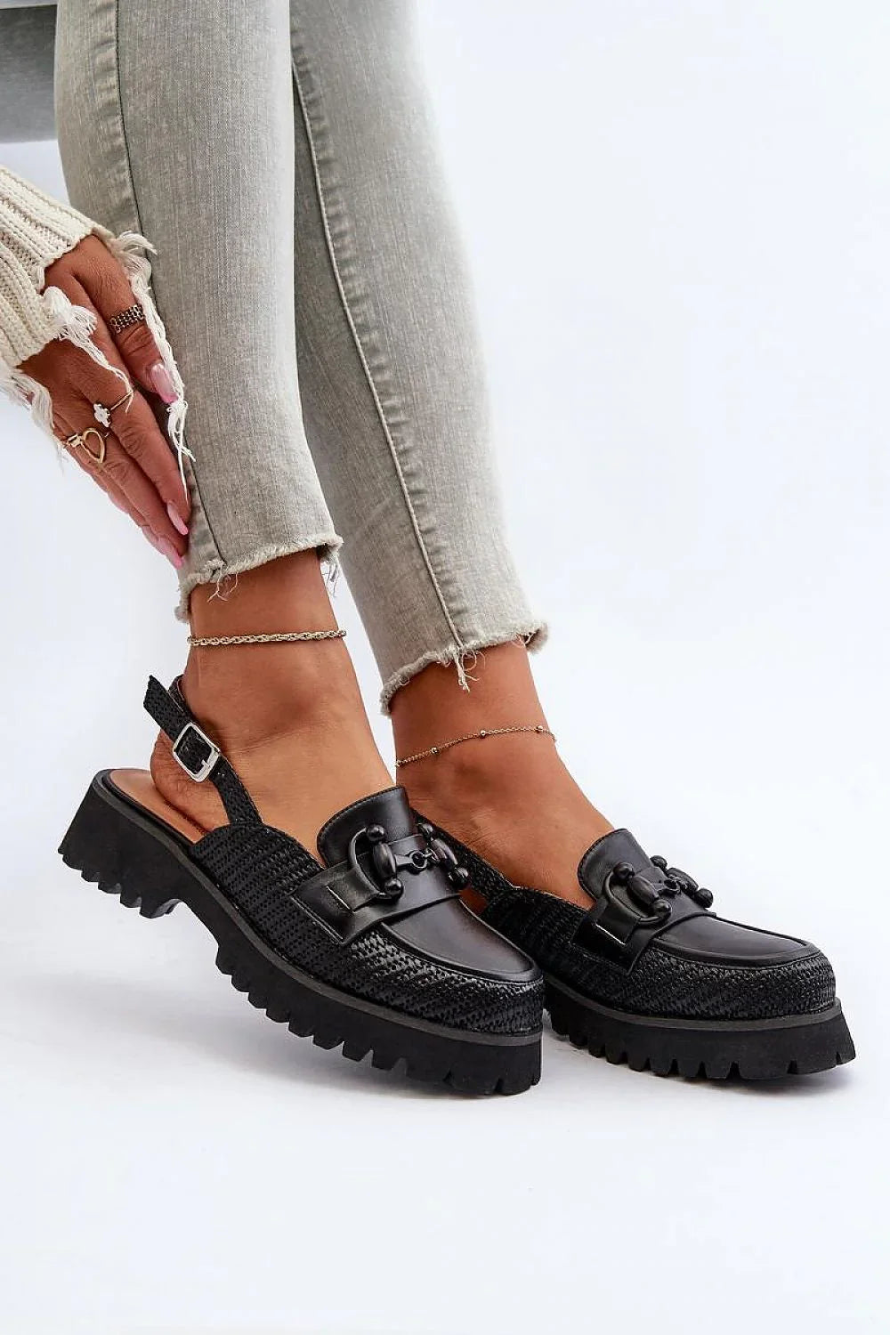 Women Casual Closed Toe Block Heel Sandals