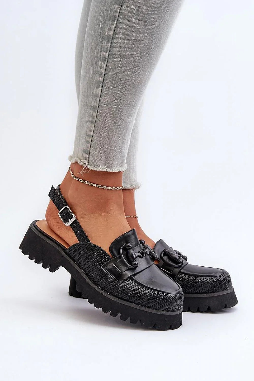 Women Casual Closed Toe Block Heel Sandals