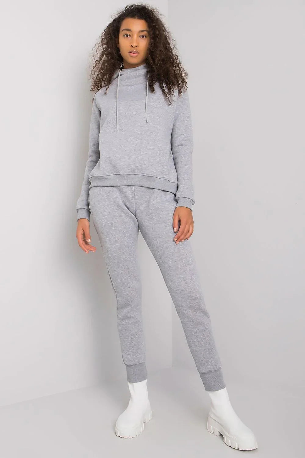Women’s Classic Hoodie and Pants Tracksuit Set