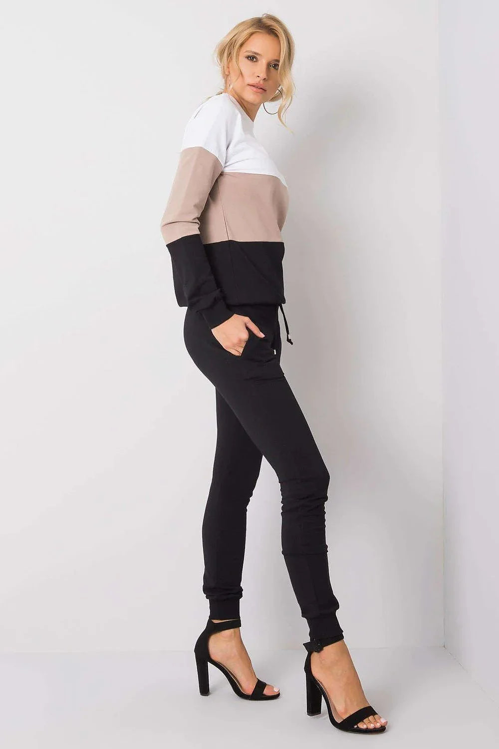 Women’s Colorblock Sweatshirt and Tapered Pants Set