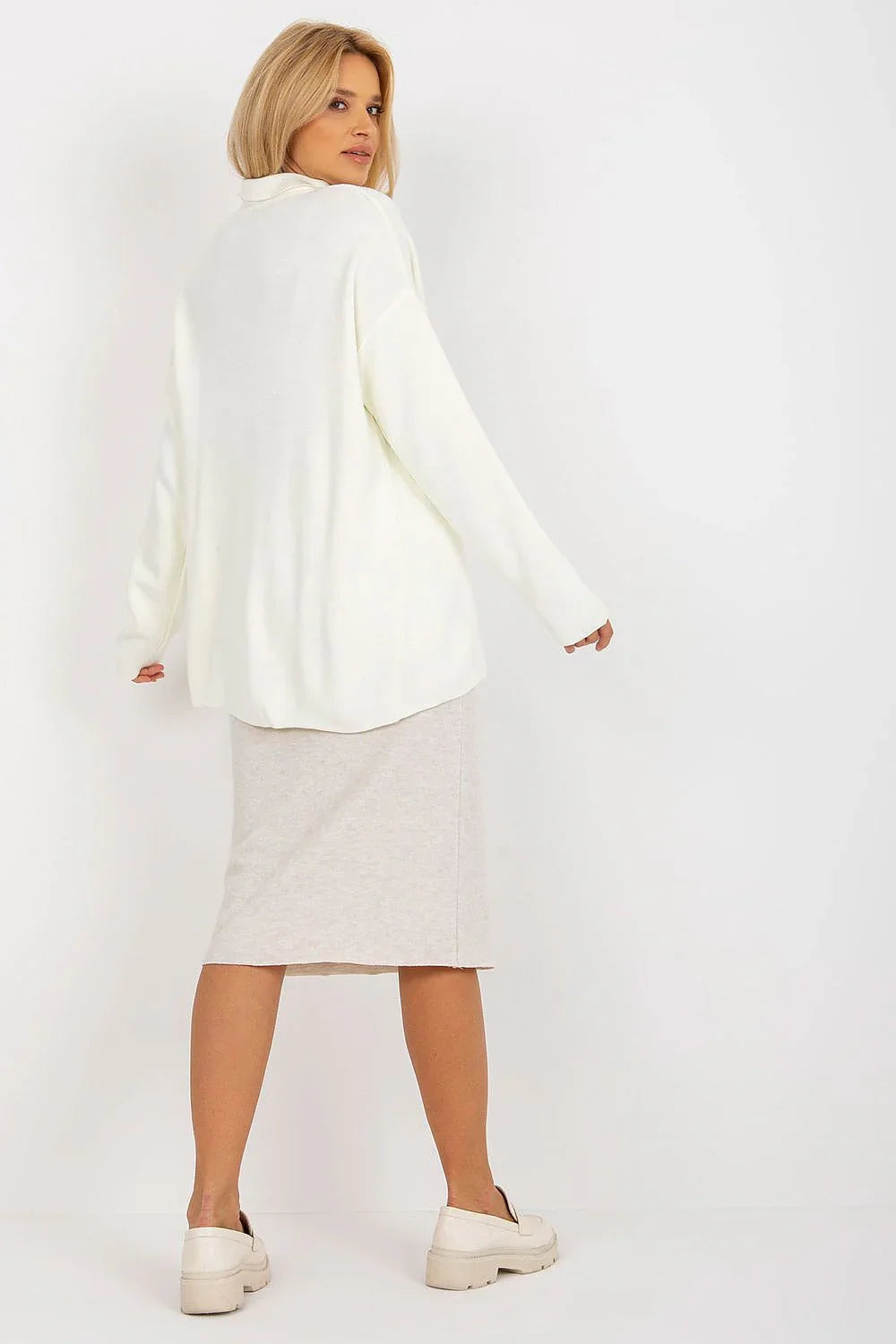 Women's Minimalist Solid V-Neck Pullover Sweater