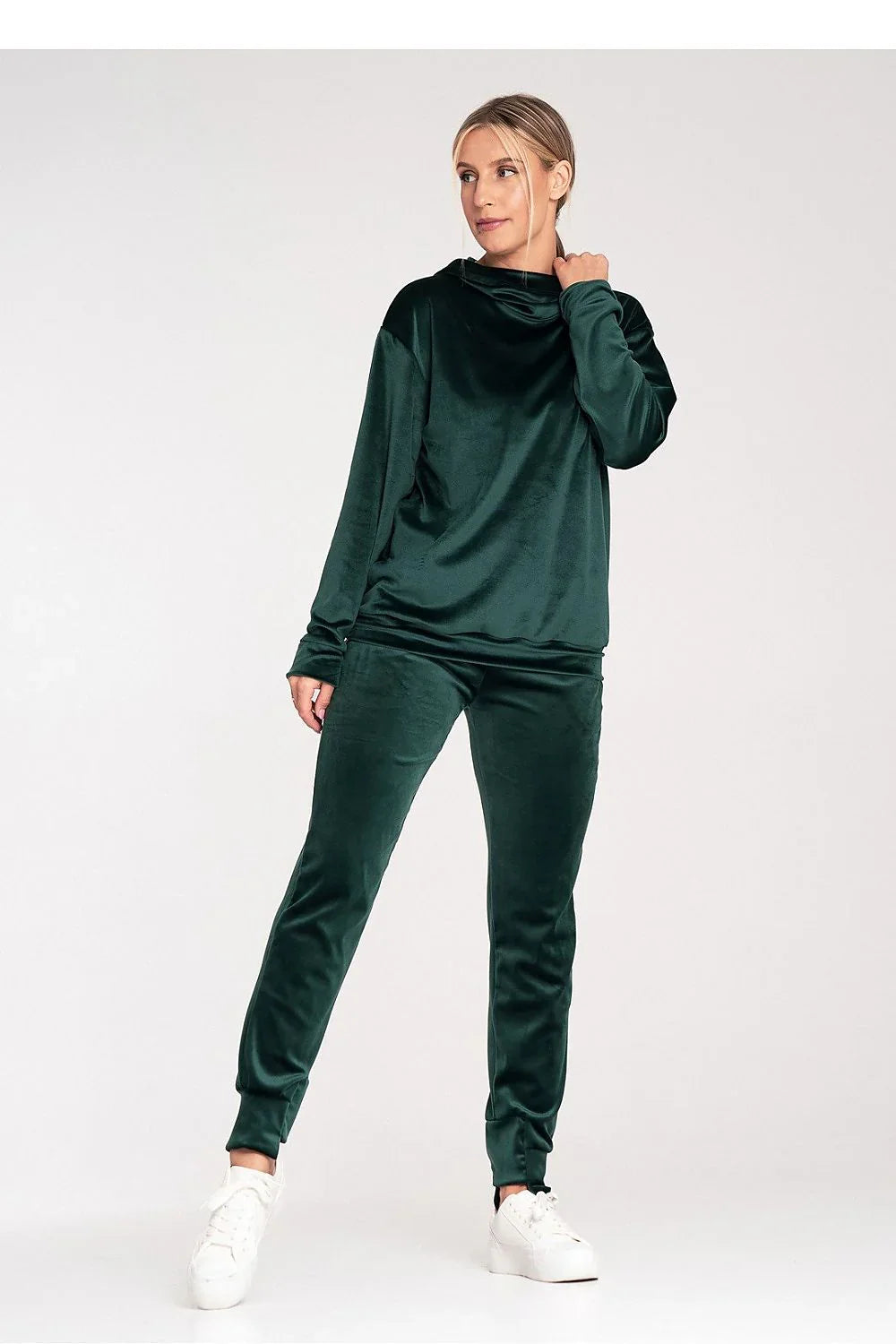 Women's Sweatshirt - Mock-Neck With Relaxed Fit