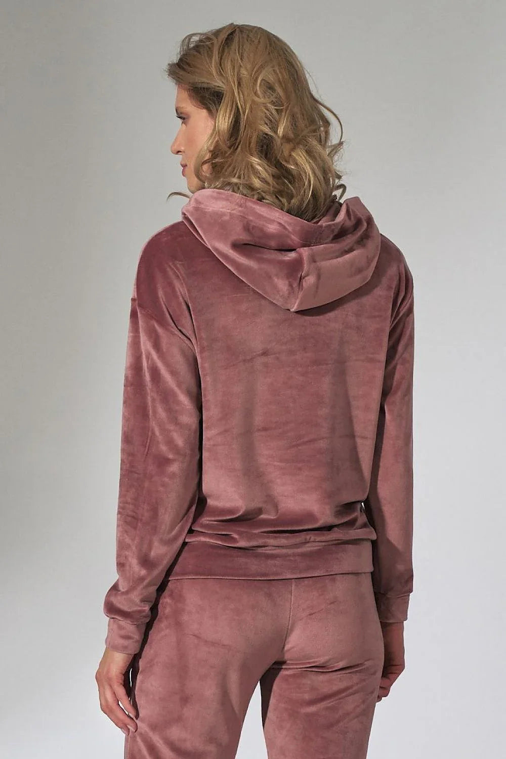 Women's Sweatshirt - Mock-Neck With Relaxed Fit
