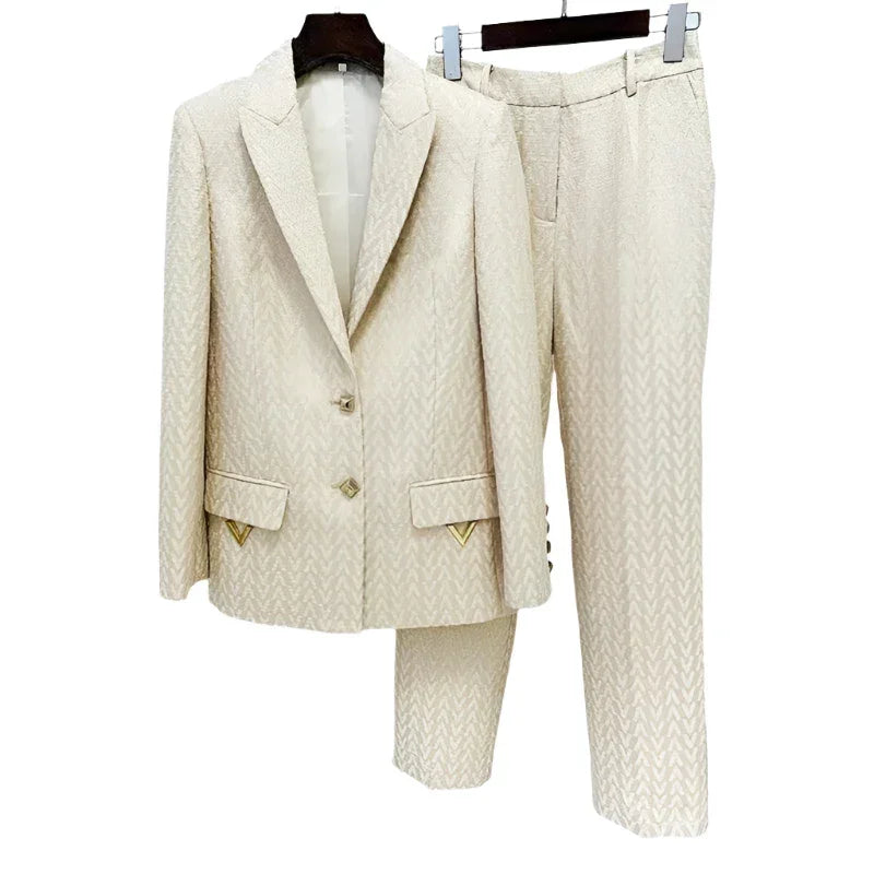 Chic, Elegant, Professional Women's Pant Suit - Geometric Single-Breasted