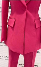 Chic, Elegant Women's Pant Suit - Solid One-Button